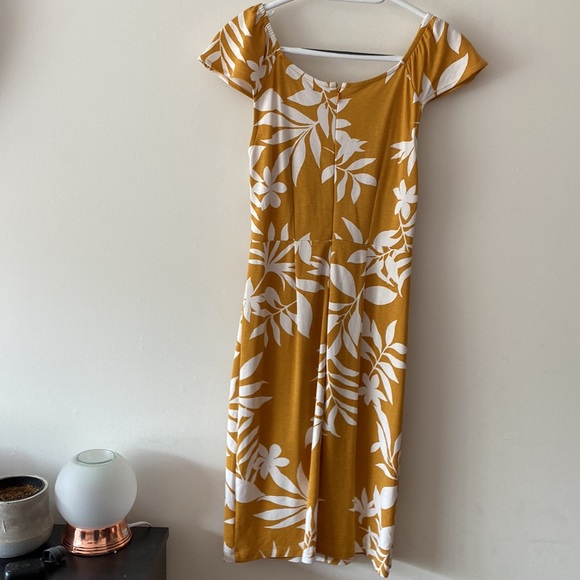 Dress - Picture 4 of 4